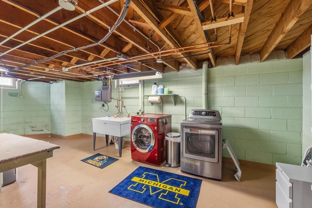 2550 N 96th STREET, Milwaukee, WI 53226