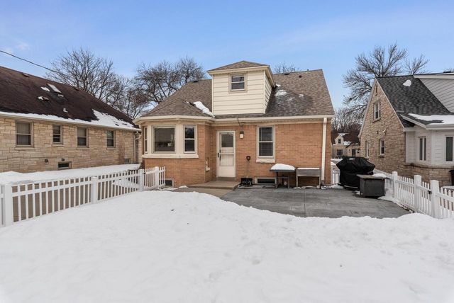 2550 N 96th STREET, Milwaukee, WI 53226