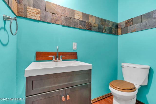 40 Redwood Place, Jackson, NJ 08527