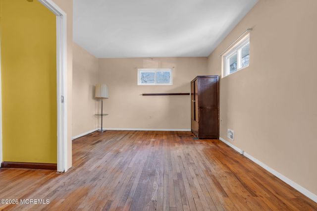 40 Redwood Place, Jackson, NJ 08527