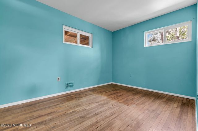 40 Redwood Place, Jackson, NJ 08527