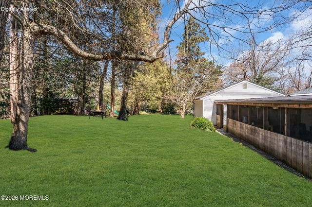 40 Redwood Place, Jackson, NJ 08527