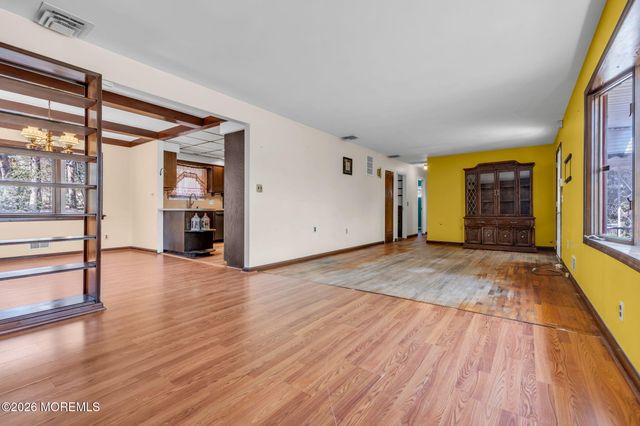 40 Redwood Place, Jackson, NJ 08527