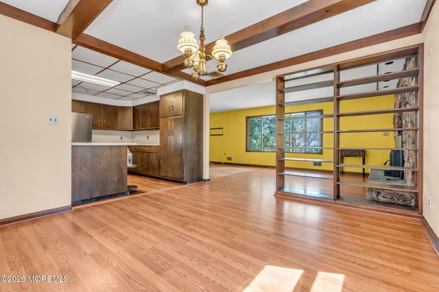 40 Redwood Place, Jackson, NJ 08527