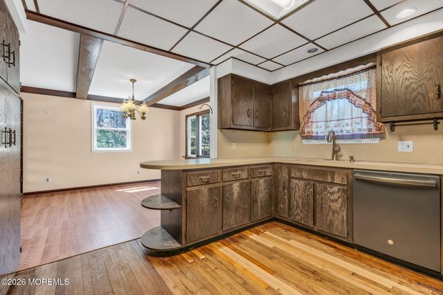 40 Redwood Place, Jackson, NJ 08527