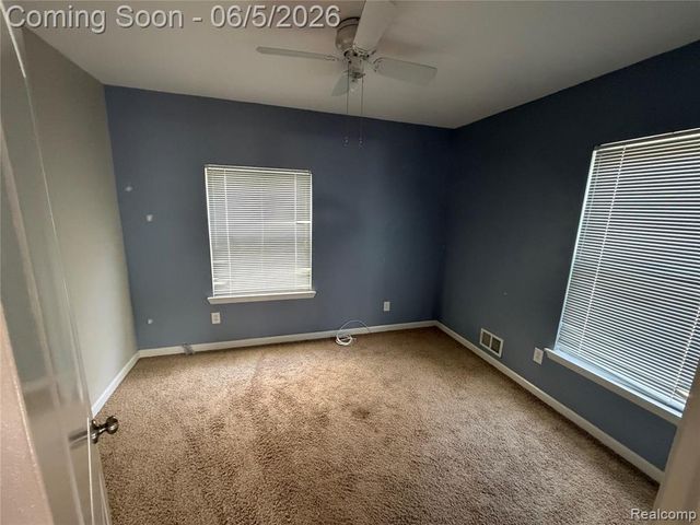 47 Osceola Drive, Pontiac, MI 48341