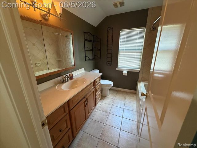 47 Osceola Drive, Pontiac, MI 48341