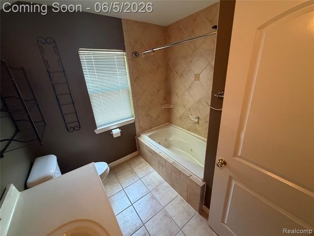 47 Osceola Drive, Pontiac, MI 48341