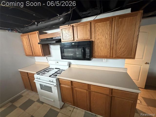 47 Osceola Drive, Pontiac, MI 48341