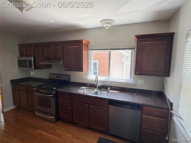 47 Osceola Drive, Pontiac, MI 48341
