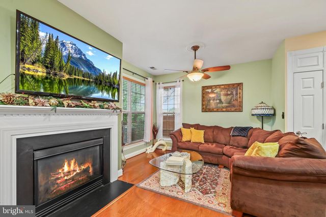 2725 CELESTIAL DR, Woodbridge, VA 22191
