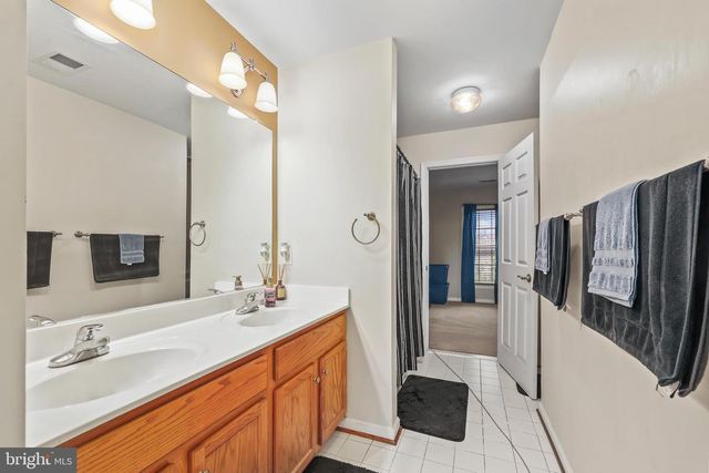2725 CELESTIAL DR, Woodbridge, VA 22191