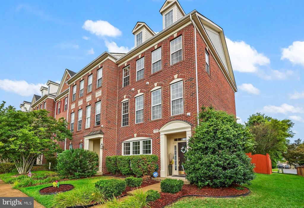 2725 CELESTIAL DR, Woodbridge, VA 22191
