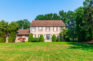 23285 Meridian Road, Grosse Ile Twp, MI 48138