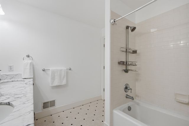 1010 Baldwin Avenue, Ann Arbor, MI 48104