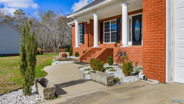 15 Mountain Wind NE, Fort Payne, AL 35967