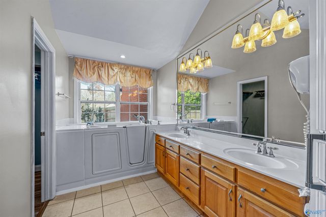 15 Mountain Wind NE, Fort Payne, AL 35967