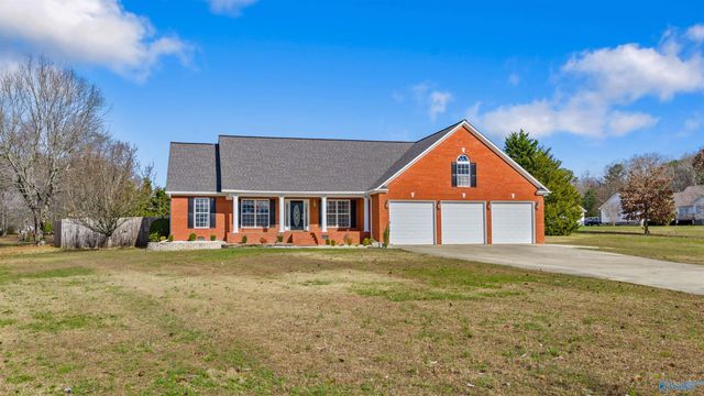 15 Mountain Wind NE, Fort Payne, AL 35967