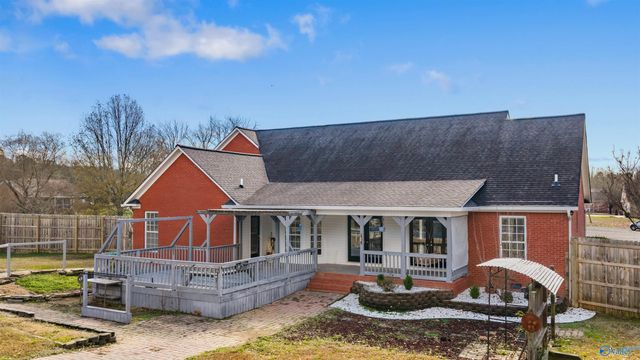 15 Mountain Wind NE, Fort Payne, AL 35967
