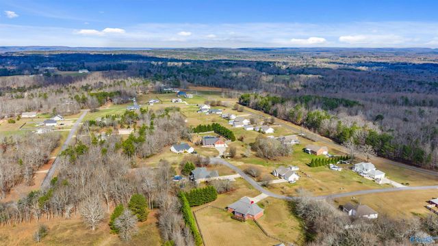 15 Mountain Wind NE, Fort Payne, AL 35967