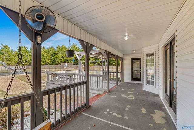 15 Mountain Wind NE, Fort Payne, AL 35967