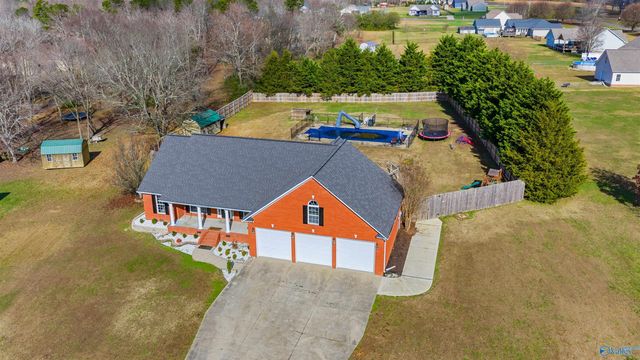 15 Mountain Wind NE, Fort Payne, AL 35967
