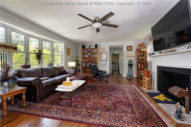 1575 Pine Hill Road, Charleston, WV 25314