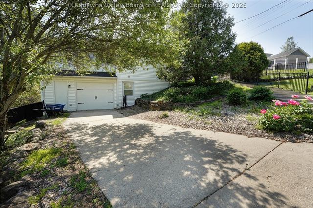 1575 Pine Hill Road, Charleston, WV 25314