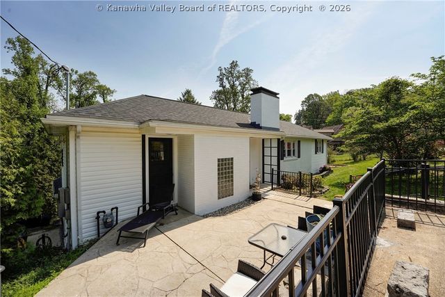 1575 Pine Hill Road, Charleston, WV 25314