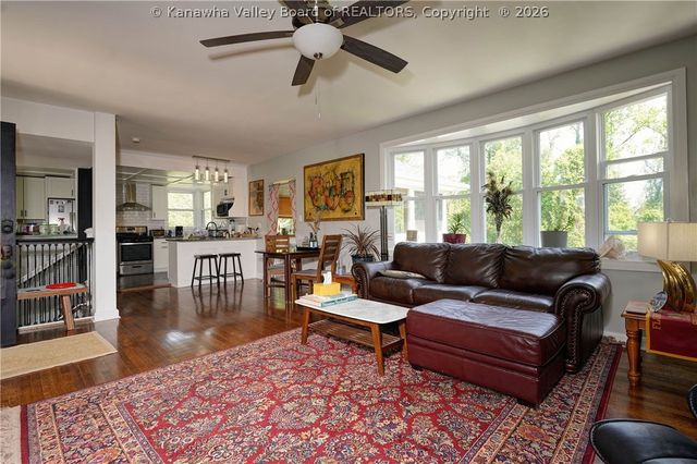 1575 Pine Hill Road, Charleston, WV 25314
