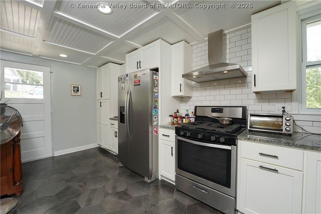 1575 Pine Hill Road, Charleston, WV 25314