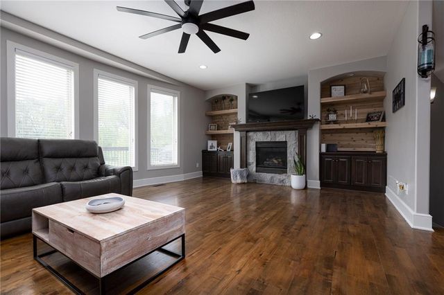 13017 Kelli Drive, Kearney, MO 64060