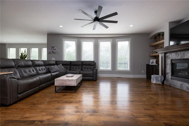 13017 Kelli Drive, Kearney, MO 64060