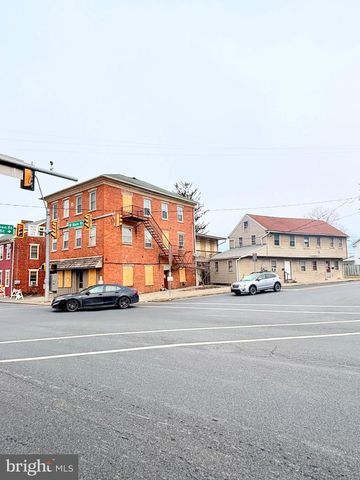 101 & 103 W MAIN ST, Mount Joy, PA 17552
