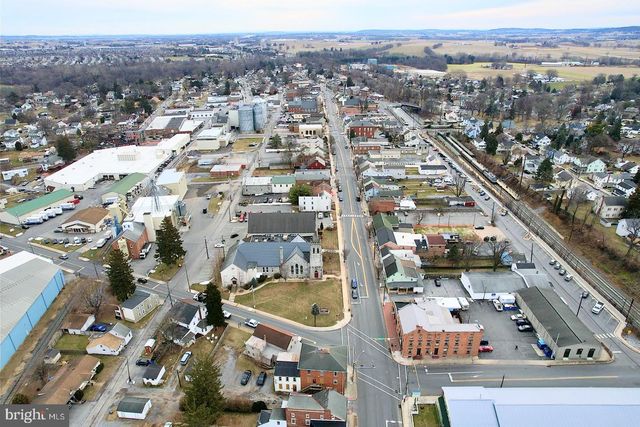 101 & 103 W MAIN ST, Mount Joy, PA 17552