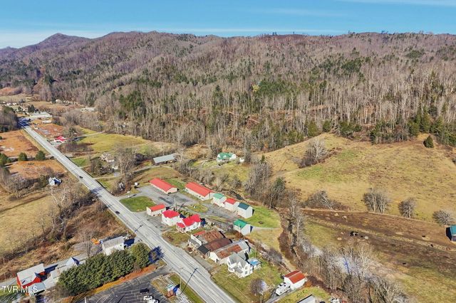8703 Highway 19e, Roan Mountain, TN 37687