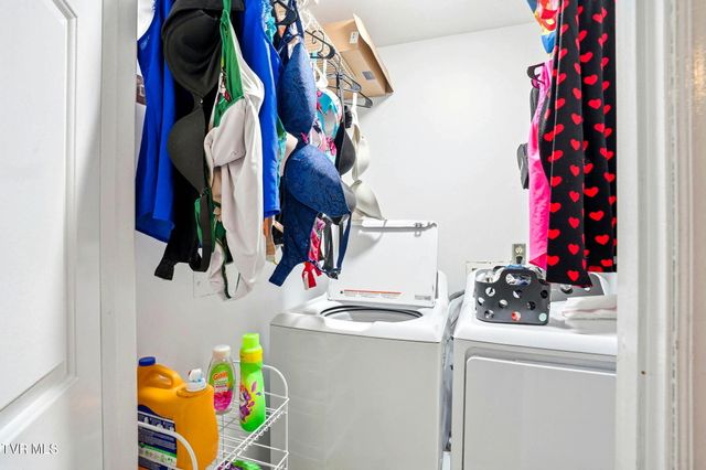 8703 Highway 19e, Roan Mountain, TN 37687