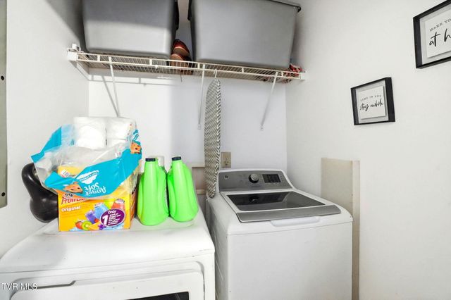 8703 Highway 19e, Roan Mountain, TN 37687