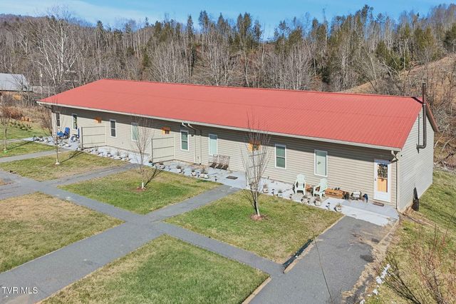 8703 Highway 19e, Roan Mountain, TN 37687