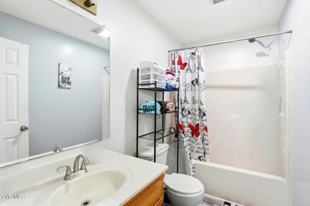 8703 Highway 19e, Roan Mountain, TN 37687