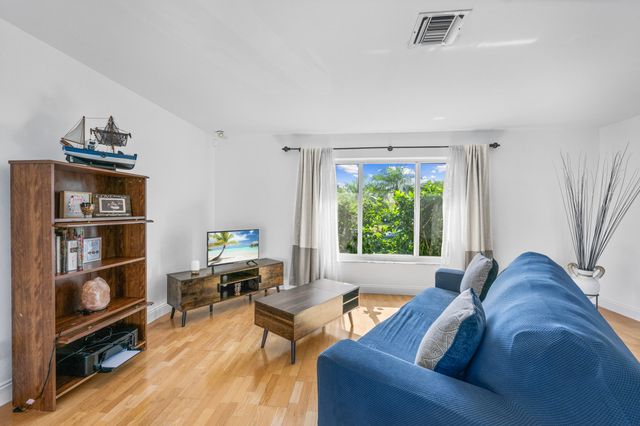 1051 NW 9th Street, Boca Raton, FL 33486