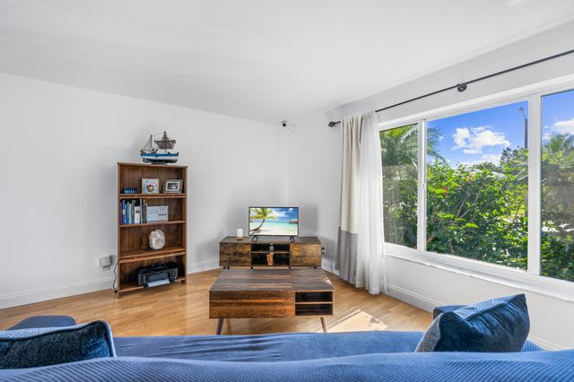 1051 NW 9th Street, Boca Raton, FL 33486