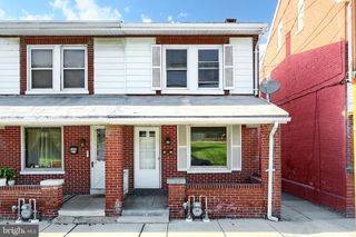 1437 W KING ST, York, PA 17404