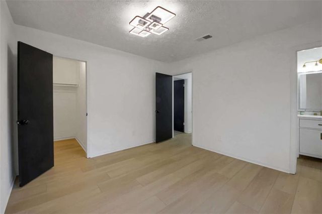 8878 Burnham Way, Jonesboro, GA 30238