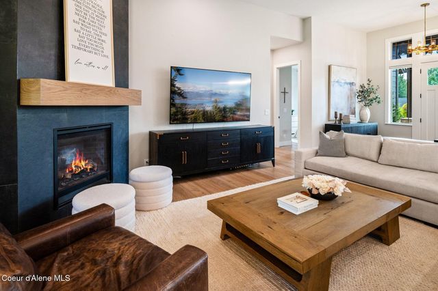 12752 N PEBBLE CREEK DR, Hayden, ID 83835