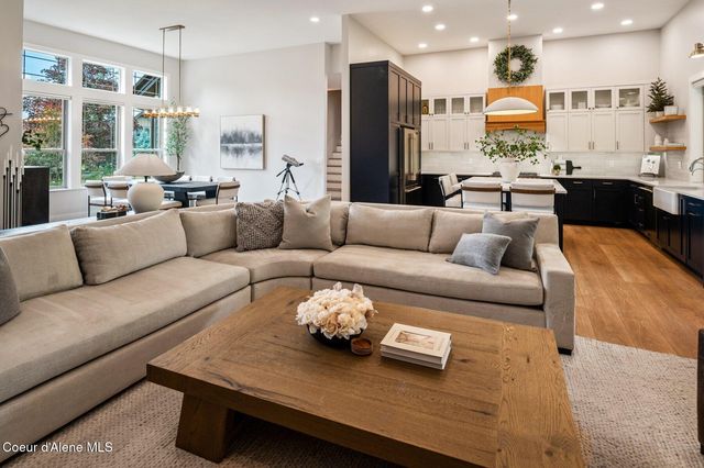 12752 N PEBBLE CREEK DR, Hayden, ID 83835