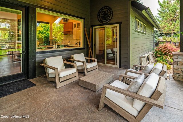 12752 N PEBBLE CREEK DR, Hayden, ID 83835