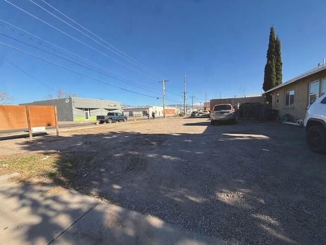 1024 5th Street NW, Albuquerque, NM 87102