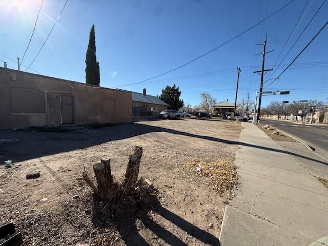 1024 5th Street NW, Albuquerque, NM 87102
