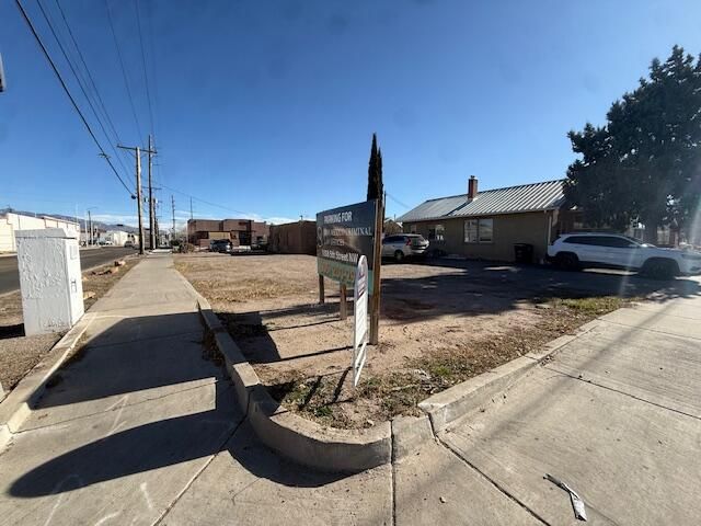 1024 5th Street NW, Albuquerque, NM 87102